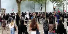 Francia, prosegue blocco licei: scontri con polizia a Strasburgo