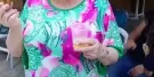 Festa dei nonni a casa di Orietta Berti: il video con l'erbazzone