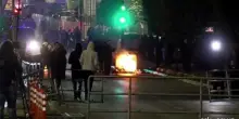 Kosovo, scontri tra polizia e manifestanti davanti al Parlamento
