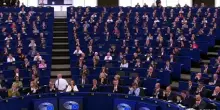 Hassan e la bandiera israeliana a terra, il caso al Parlamento Ue