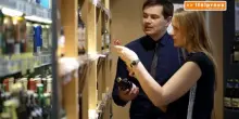 Vino, prezzi in calo ma costi alle stelle per le cantine