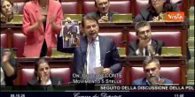 Conte mostra foto Scarpinato con Falcone e Borsellino: "Delmastro invece avvinghiato con Caroccia"