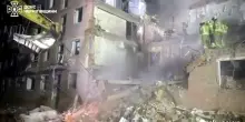 In Ucraina si scava fra le macerie di un palazzo, 22 morti