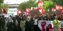 Vienna, in piazza contro il divieto del velo islamico a scuola