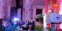 Conte ascolta intervento di Schlein, poi la leader Pd si siede accanto a lui all'evento 60 under 30