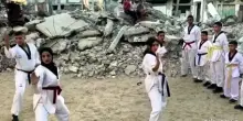 Gaza, dopo tre anni i ragazzi tornano al taekwondo tra le macerie