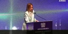 Meloni scherza sulla sua altezza: "Credo mi abbiate sottovalutato, non sono un nano"