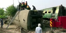 Deraglia di un treno in Pakistan: almeno quattro morti