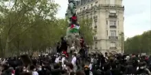 Parigi, dalla polizia idranti e lacrimogeni contro gli studenti