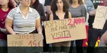 Studenti in tenda a Montecitorio. Schlein: "Basta persone senza casa e case senza persone"