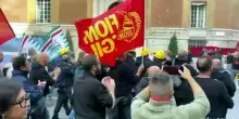 Ex Ilva, a Genova operai in corteo. Salis incontra i lavoratori