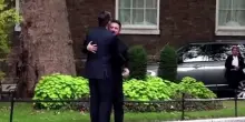 Zelensky da Burnham, gli applausi davanti a Downing Street