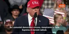 Trump: Se alle midterm vincono i comunisti vi toglieranno le armi, non credo vi piaccia