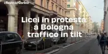 Licei in protesta a Bologna: traffico in tilt