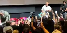 Festa di Roma, applausi e autografi per la "Wednesday" Jenna Ortega