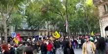 Jean-Luc M&eacute;lenchon si unisce alla manifestazione di Parigi