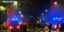 Ancora guerriglia a Bologna, incendi, scontri e barricate: il video