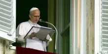 Primo Angelus del Papa dopo l'intervento: mi sento vicino ai malati