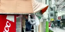 Okinawa, gli abitanti si preparano al passaggio del tifone Champi