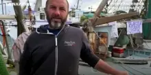 I pescatori scendono a terra: "I costi del gasolio rendono insostenibile il nostro lavoro". Video