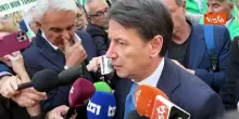 Conte d&agrave; il via ai cronisti prima di iniziare il suo intervento al punto stampa: Uno, due, tre