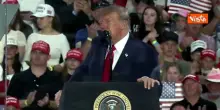 Trump: Melania mi prega sempre di non ballare sul palco e di non fare il trans alle olimpiadi