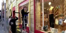 Manifestazioni in Francia, a Bordeaux i negozianti si barricano