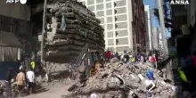 Crolla palazzo di 18 piani in Kenya, diversi intrappolati tra le macerie