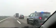 Torino, imponente colonna di polizia penitenziaria e Gom in autostrada