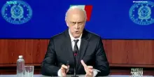 Crozza-Piantedosi: "Mie dimissioni? Inedito come i pericolosi 13enni"