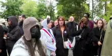 Attentato a "sfondo razziale" in Francia, a Trappes omaggio a Pengo