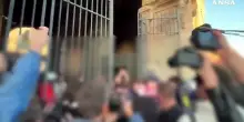 Corteo a Roma, i manifestanti respinti ai cancelli del Colosseo
