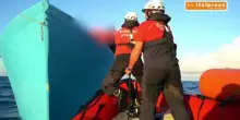 Nave Life Support di Emergency salva 113 migranti, tra cui due donne incinte