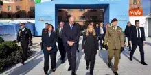 Meloni e Crosetto al Villaggio della Difesa per rendere omaggio ai militari caduti in Bosnia