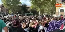 'Via i Governi della guerra', lo striscione alla manifestazione a Roma
