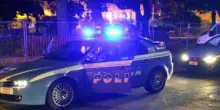 Agguato a Napoli, uomo ammazzato in strada: sul posto decine di persone. Spari anche a San Giovanni, tre feriti