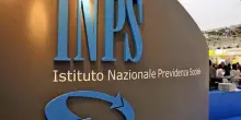 Roma, dipendente INPS muore in pausa pranzo. Il malore in fila e l&rsquo;allarme lanciato dai colleghi