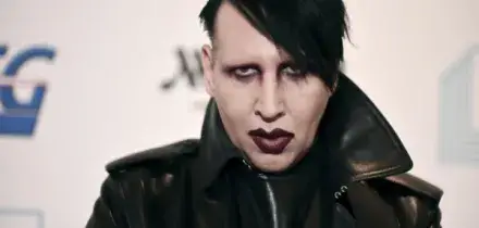 Le suore chiudono la porta a Marilyn Manson, il sindaco di Ferrara contro la Curia: &ldquo;La pecorella smarrita si accoglie&rdquo;