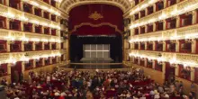 Valentina Nappi contro il Teatro San Carlo, accuse di sessismo: &ldquo;Se sei donna puoi entrare con i sandali, se sei uomo no&rdquo;