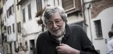 Quando Francesco Guccini declin&ograve; l&rsquo;invito di Meloni: &ldquo;Ad Atreju non vado, i fascisti non mi piacciono&rdquo;