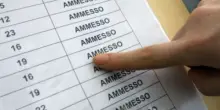 La scuola che non ha il coraggio di bocciare non pu&ograve; educare: il caso della studentessa che &ldquo;sa tutto ma non parla&rdquo;