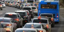 Bollo auto e moto abolito (ma non per tutte le categorie), l&rsquo;annuncio di Meloni: &ldquo;Via una delle tasse pi&ugrave; odiate dagli italiani&rdquo;