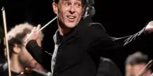 Ezio Bosso, quando una sinfonia riesce a liberarci da ogni dolore: con la sua bacchetta resuscitava i grandi artisti del passato