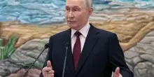 Putin detta ancora le condizioni: Donbass e Crimea alla Russia. Lo zar deride Europa e Stati Uniti: “Sarà pace solo con la resa ucraina”
