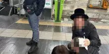 “Ebrei di m…, vi ammazzo”, l’aggressione alla stazione di Milano e la testimonianza: “Calci e pugni, c’è chi sogghignava”