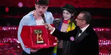 Sanremo 2026, le pagelle dopo il primo ascolto. Testa a testa tra Sal Da Vinci e Fedez-Masini. Attenzione a Bambole di pezza, che delusione la retorica spicciola di J-Ax