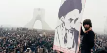 Iran, regime al collasso: i manifestanti controllano piazze e quartieri. Ayatollah pronti alla fuga
