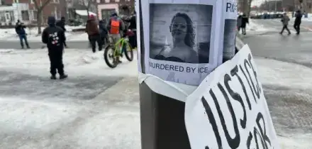 Donna uccisa dall&rsquo;ICE a Minneapolis, rivolta dei dem: ondata di proteste e agenti fuori dalle citt&agrave;