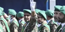 La Basij, il corpo pi&ugrave; odiato dal popolo iraniano: il ruolo dei pretoriani di Khamenei, dalla repressione social ai pallini esplosi per renderti cieco
