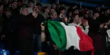 Olimpiadi, l&rsquo;Italia canta il nuovo inno senza &ldquo;S&igrave;&rdquo; finale. Sar&agrave; mica una trovata per il referendum?